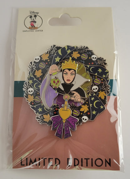 DEC Disney Pin - Halloween Wreath Villain - Evil Queen from Snow White LE 400